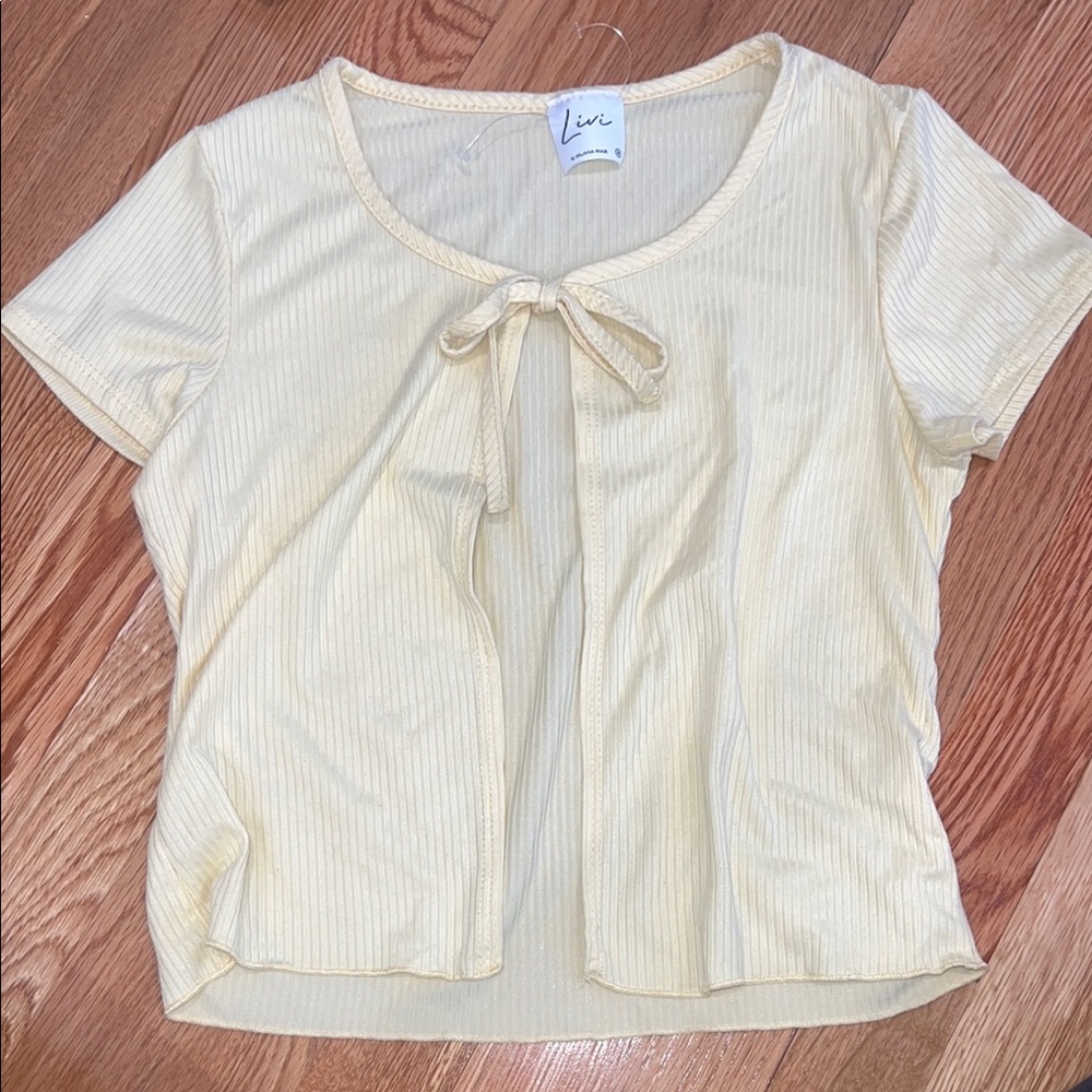 Fitted Cream Blouse with Tie Front and Short Sleeves
